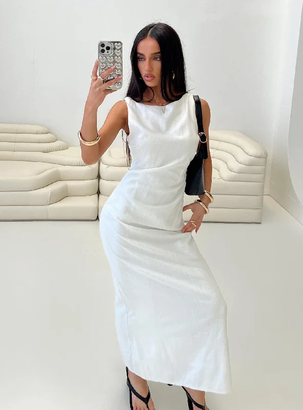 Mocca Maxi Dress White Tunics Cozy soft