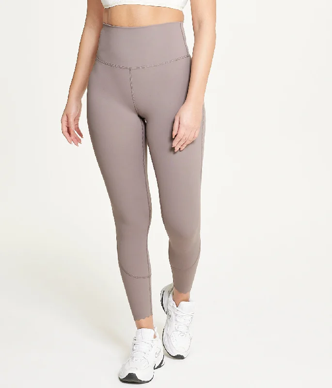 Core Scallop Hem Legging Stylish Winter-Ready Leggings