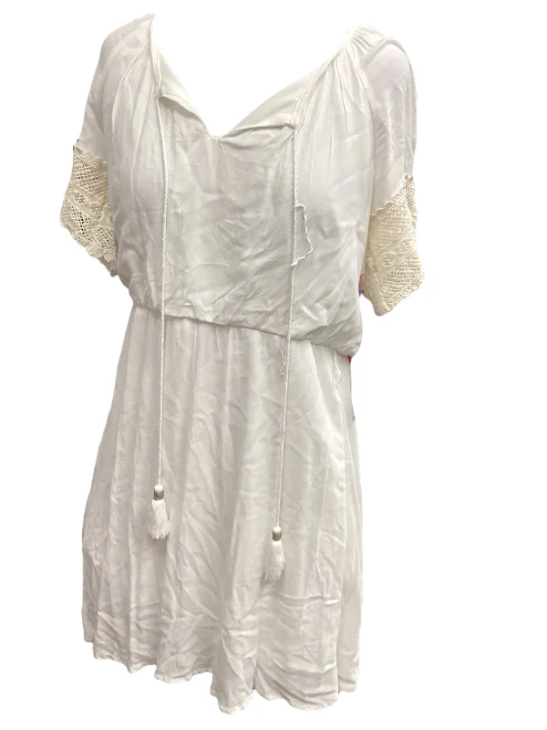 White Dress Casual Midi Luxology, Size 4 Fashionable High-Neck Midi Dress